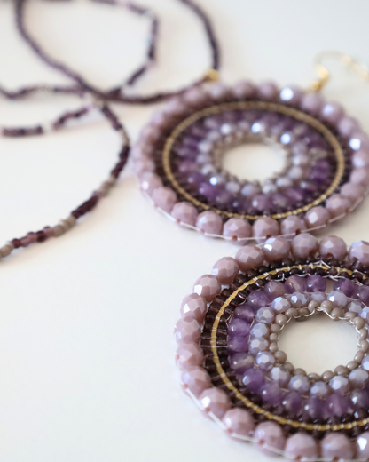 Boho-Ohrringe Violett